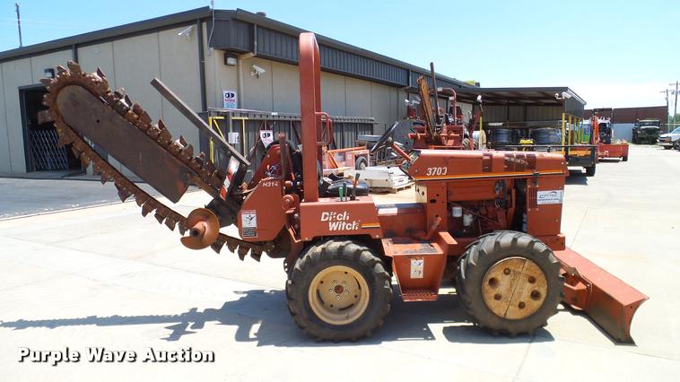 image for item DA6159 2002 Ditch Witch 3700DD trencher