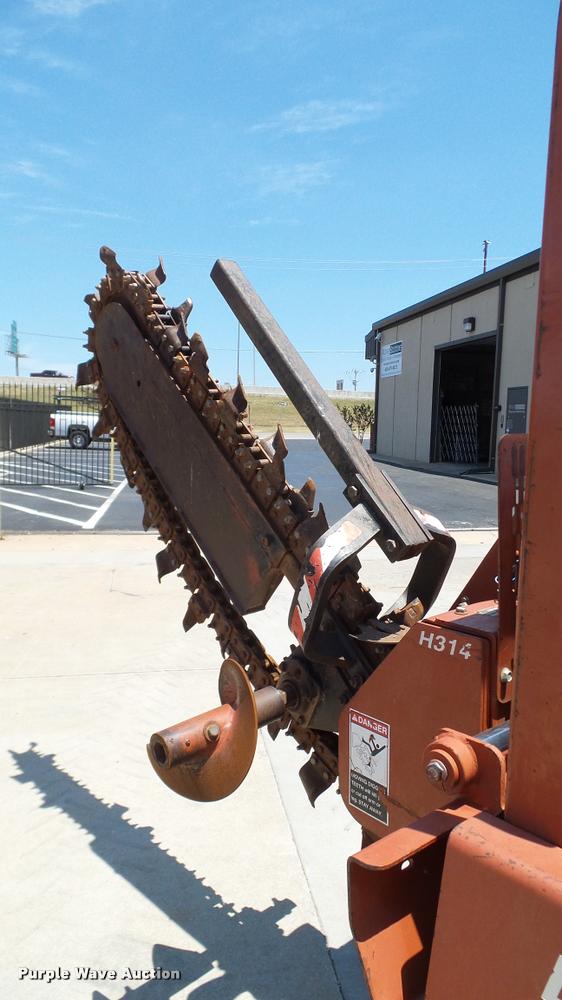 image for item DA6159 2002 Ditch Witch 3700DD trencher