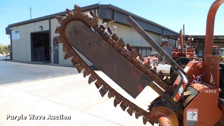 image for item DA6159 2002 Ditch Witch 3700DD trencher