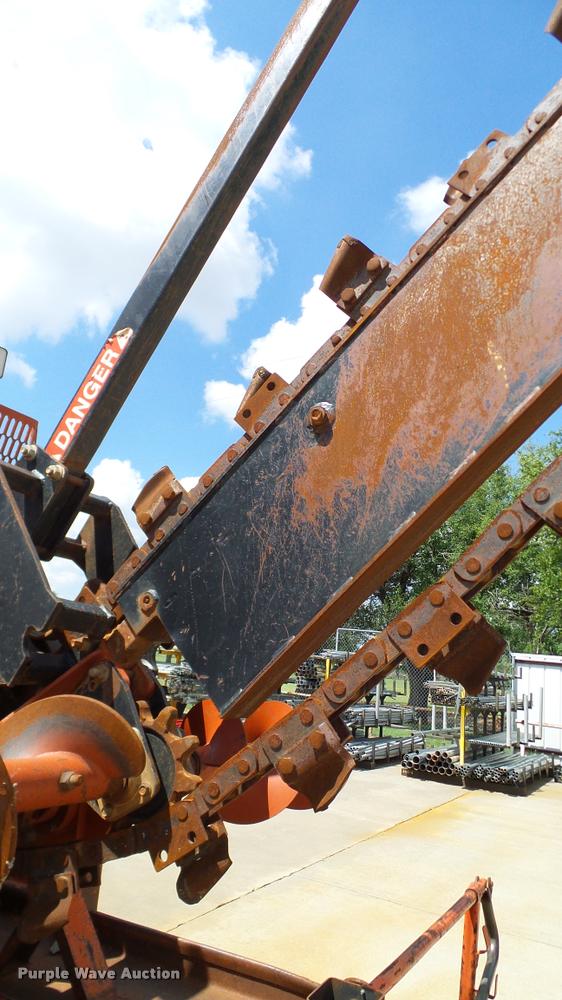 image for item DA6162 2006 Ditch Witch RT55 trencher