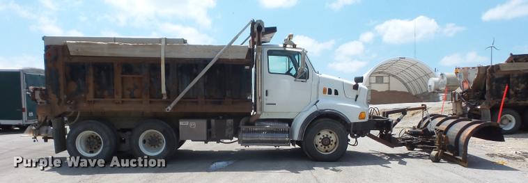 image for item DA6413 2009 Sterling L9500 dump truck