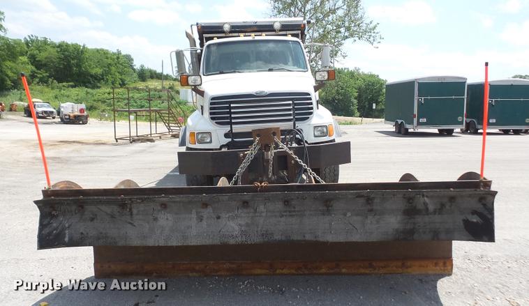 image for item DA6413 2009 Sterling L9500 dump truck