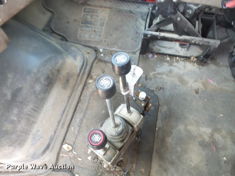 image for item DA6413 2009 Sterling L9500 dump truck