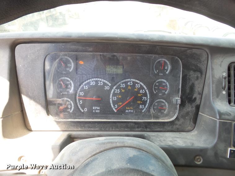 image for item DA6413 2009 Sterling L9500 dump truck