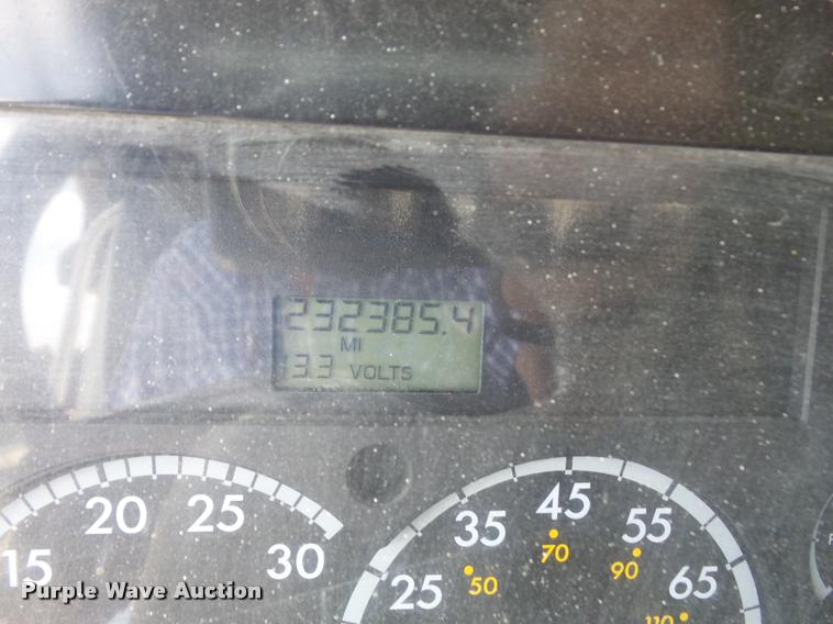 image for item DA6413 2009 Sterling L9500 dump truck