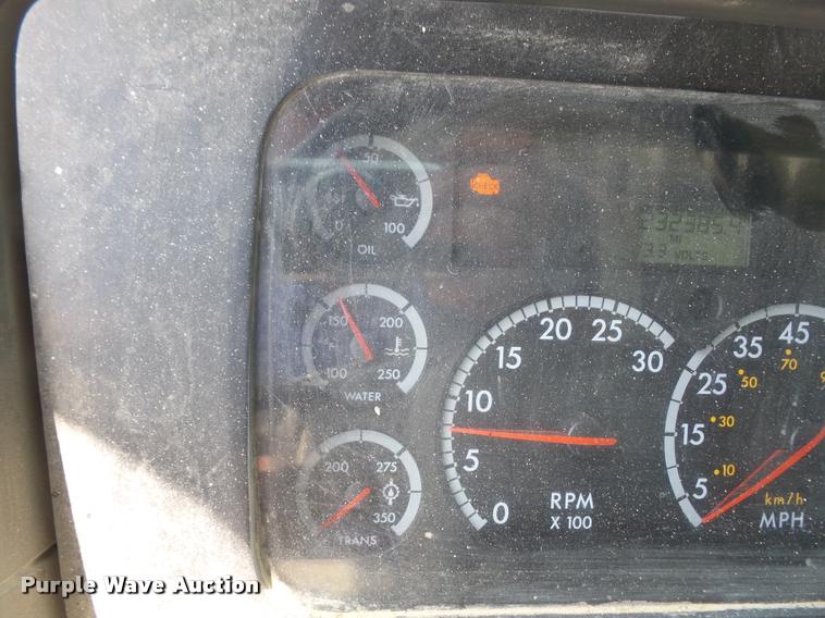 image for item DA6413 2009 Sterling L9500 dump truck