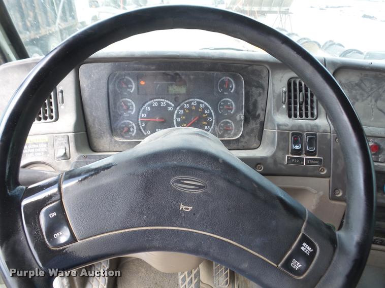 image for item DA6413 2009 Sterling L9500 dump truck