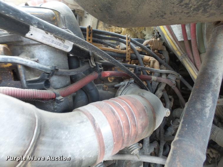 image for item DA6413 2009 Sterling L9500 dump truck