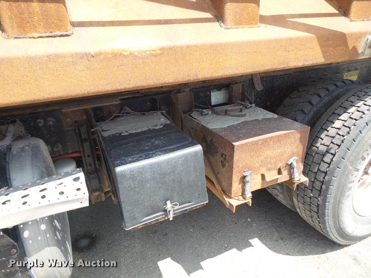 image for item DA6413 2009 Sterling L9500 dump truck