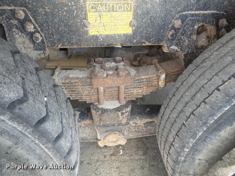 image for item DA6413 2009 Sterling L9500 dump truck