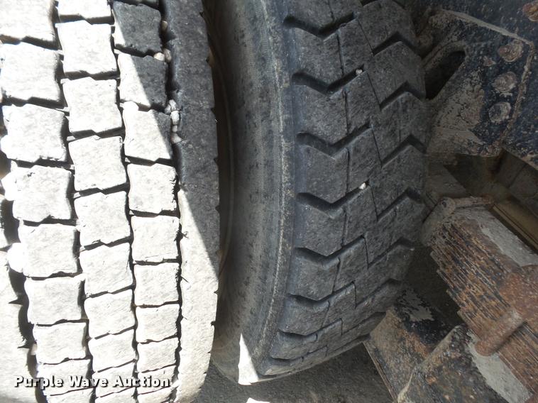 image for item DA6413 2009 Sterling L9500 dump truck