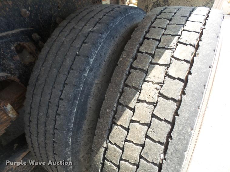 image for item DA6413 2009 Sterling L9500 dump truck