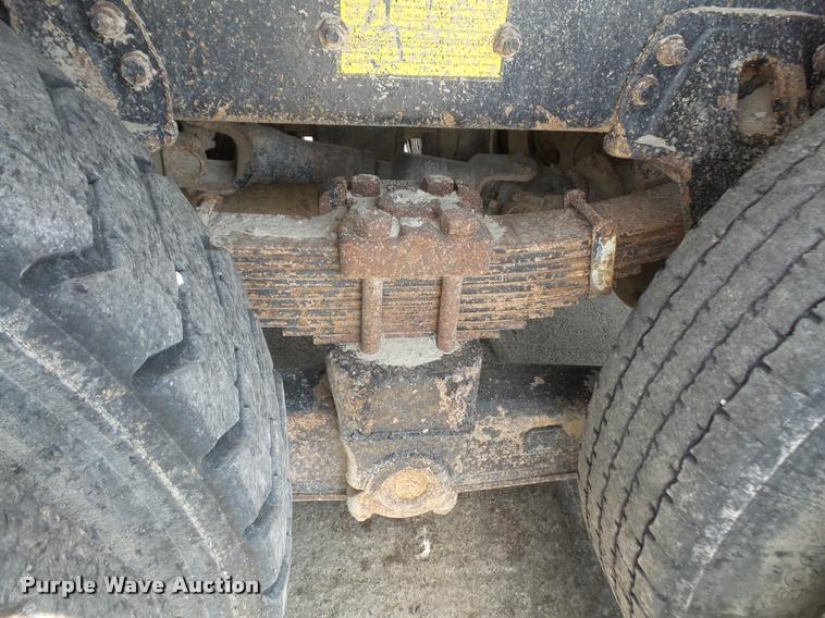 image for item DA6413 2009 Sterling L9500 dump truck