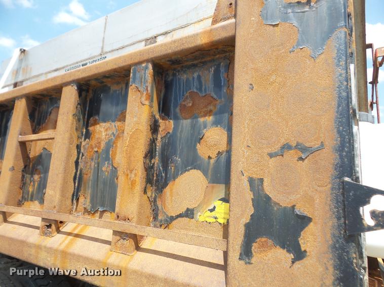 image for item DA6413 2009 Sterling L9500 dump truck