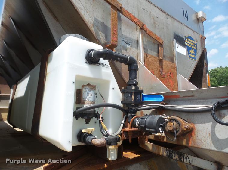 image for item DA6413 2009 Sterling L9500 dump truck