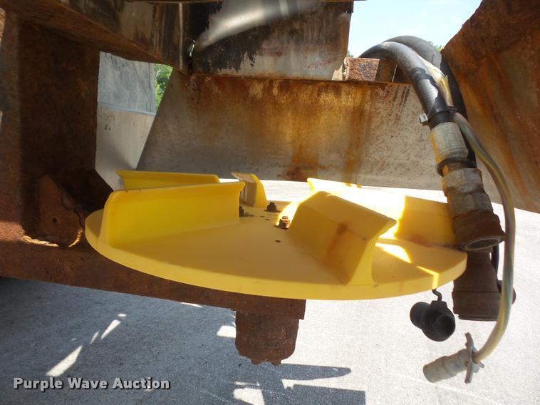 image for item DA6413 2009 Sterling L9500 dump truck