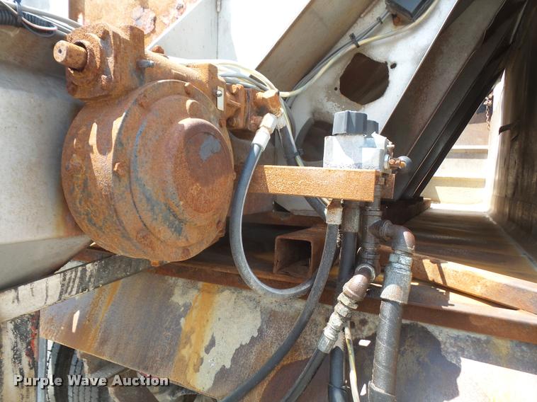 image for item DA6413 2009 Sterling L9500 dump truck