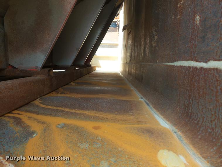 image for item DA6413 2009 Sterling L9500 dump truck