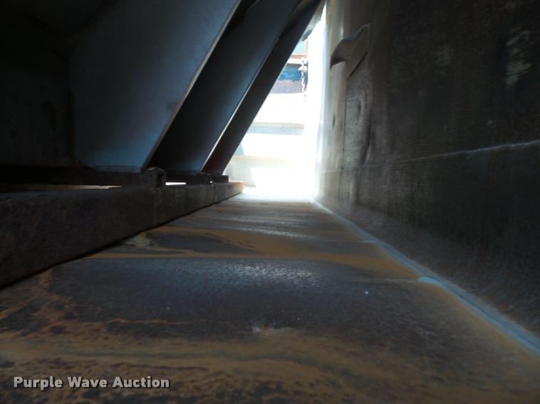 image for item DA6413 2009 Sterling L9500 dump truck