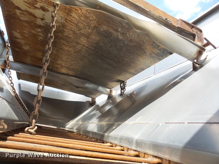 image for item DA6413 2009 Sterling L9500 dump truck