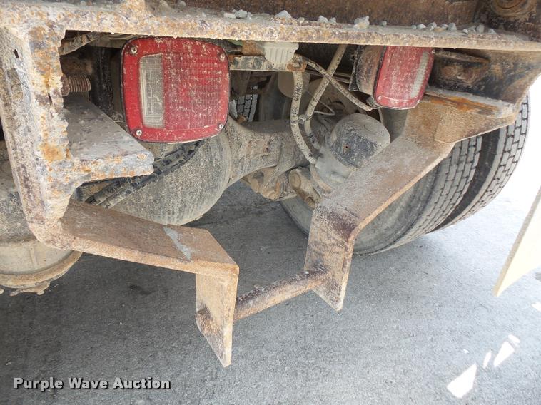 image for item DA6413 2009 Sterling L9500 dump truck