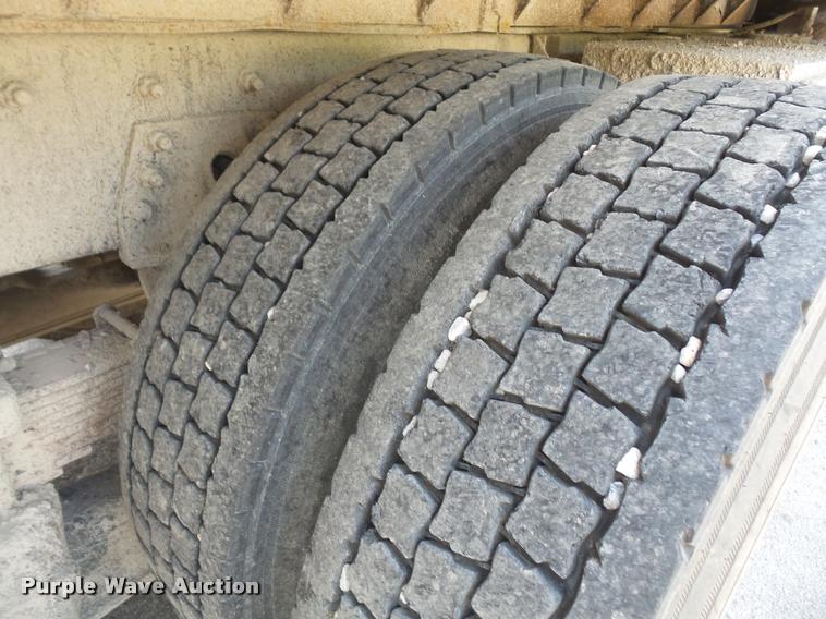 image for item DA6413 2009 Sterling L9500 dump truck