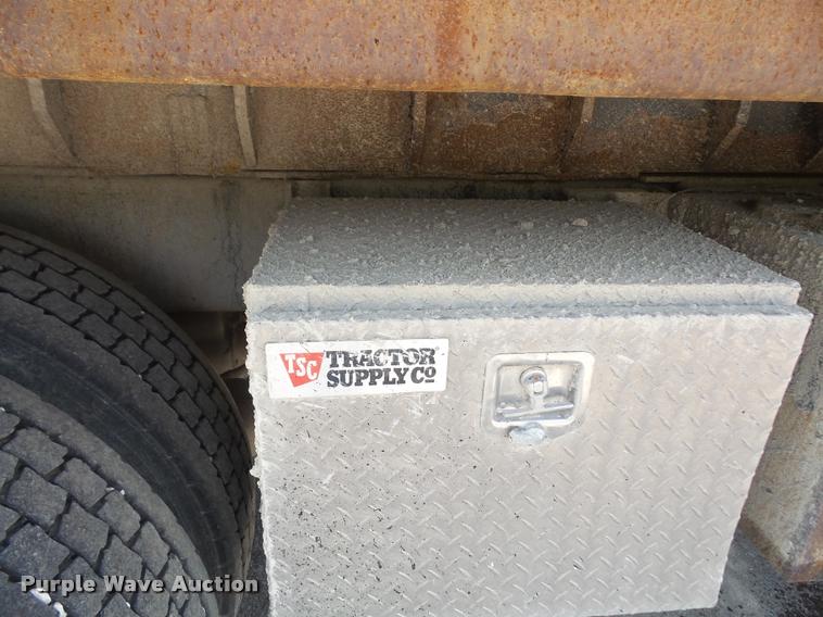 image for item DA6413 2009 Sterling L9500 dump truck
