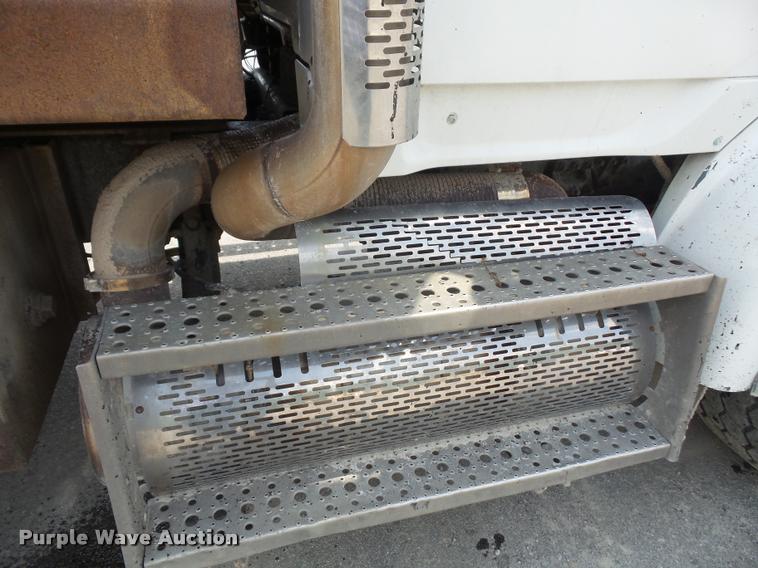 image for item DA6413 2009 Sterling L9500 dump truck