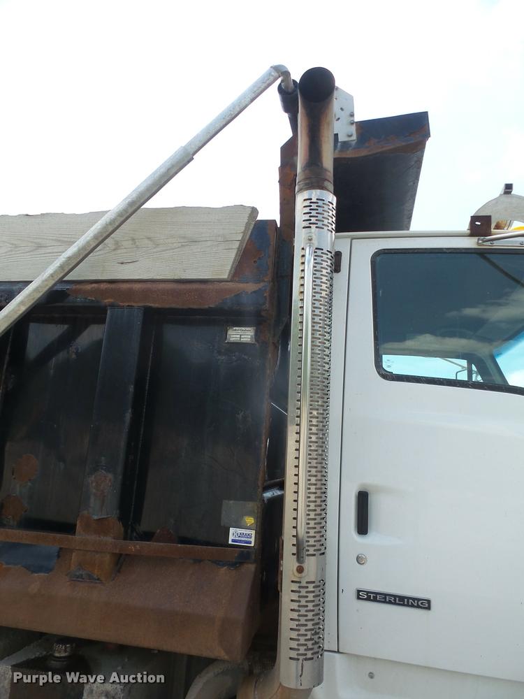 image for item DA6413 2009 Sterling L9500 dump truck