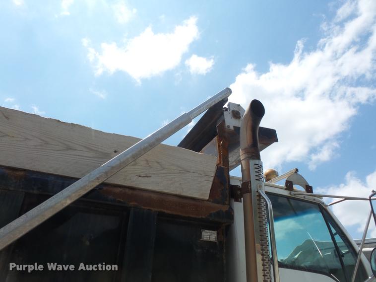 image for item DA6413 2009 Sterling L9500 dump truck