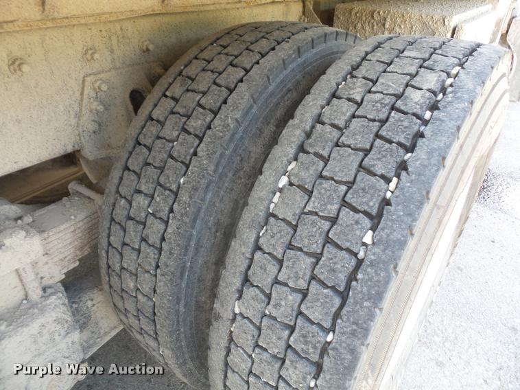 image for item DA6413 2009 Sterling L9500 dump truck