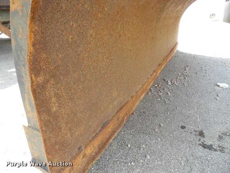 image for item DA6413 2009 Sterling L9500 dump truck