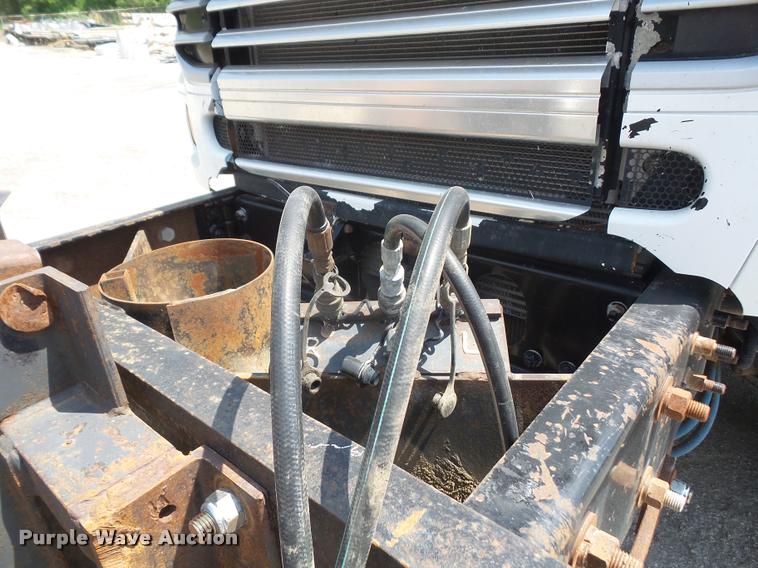 image for item DA6413 2009 Sterling L9500 dump truck