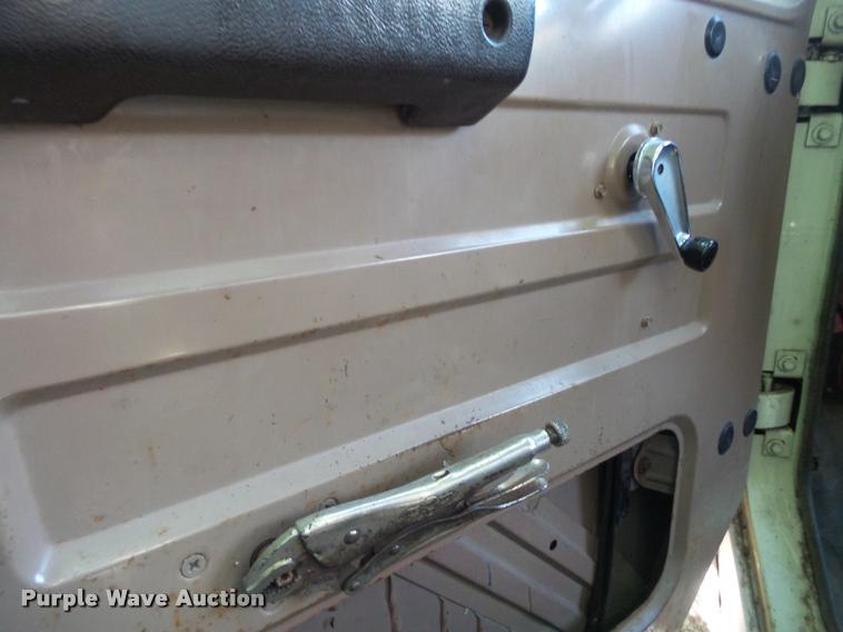 image for item DA6441 1984 International S1700 chip bed dump truck