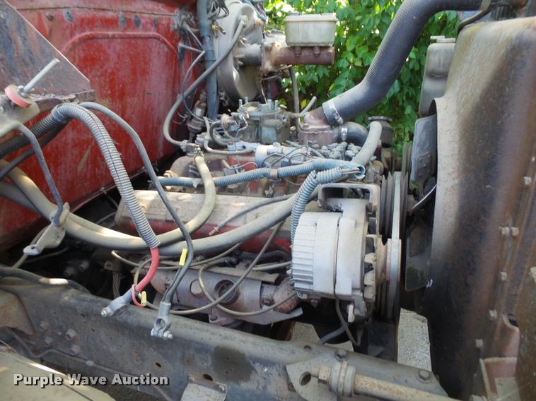 image for item DA6441 1984 International S1700 chip bed dump truck