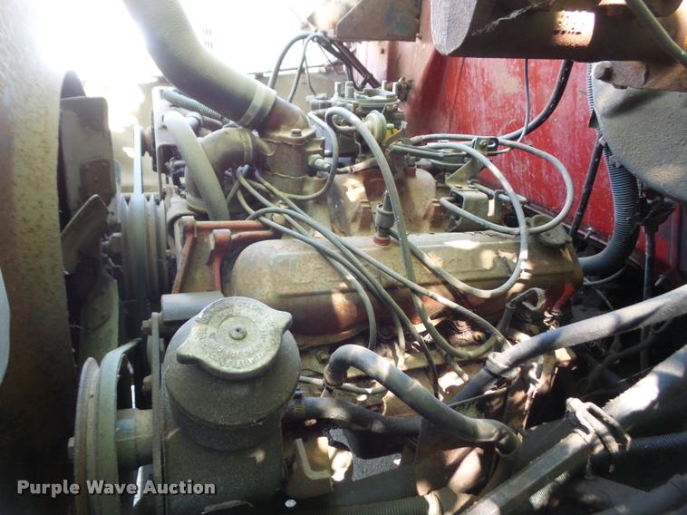 image for item DA6441 1984 International S1700 chip bed dump truck