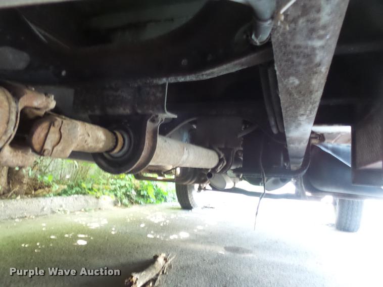 image for item DA6441 1984 International S1700 chip bed dump truck