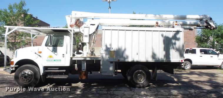 image for item DA6442 1999 International 4700 service truck