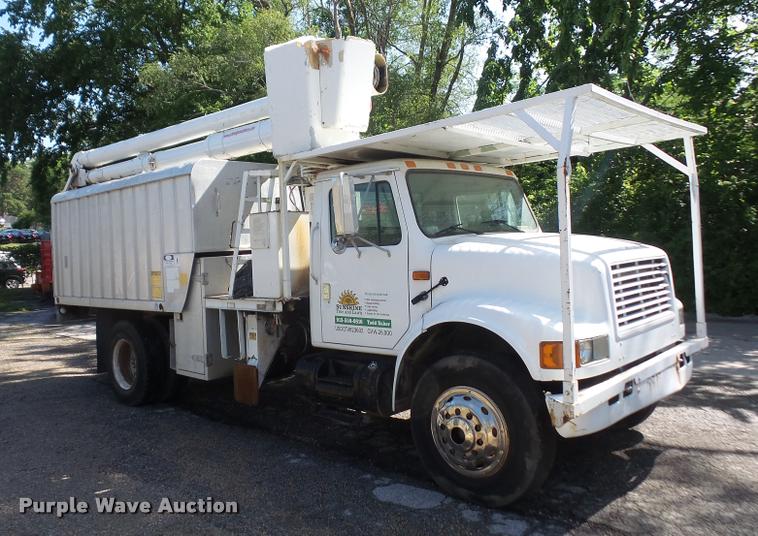 image for item DA6442 1999 International 4700 service truck