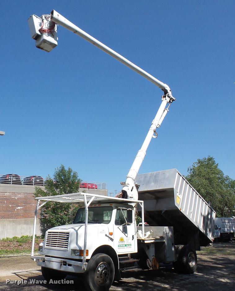 image for item DA6442 1999 International 4700 service truck