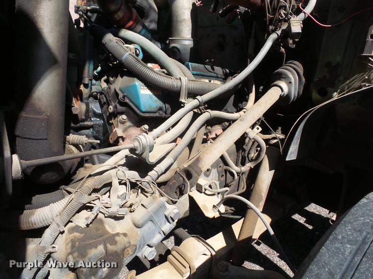 image for item DA6442 1999 International 4700 service truck