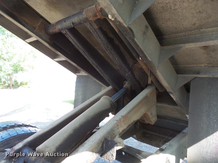 image for item DA6442 1999 International 4700 service truck