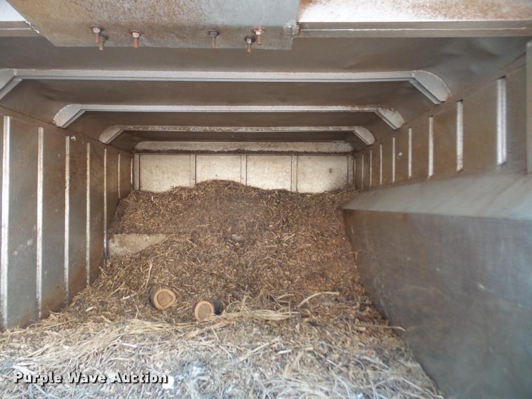 image for item DA6442 1999 International 4700 service truck