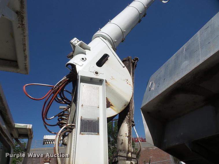 image for item DA6442 1999 International 4700 service truck