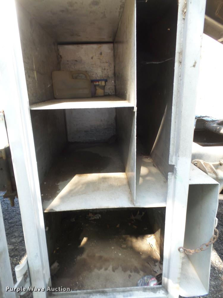 image for item DA6442 1999 International 4700 service truck