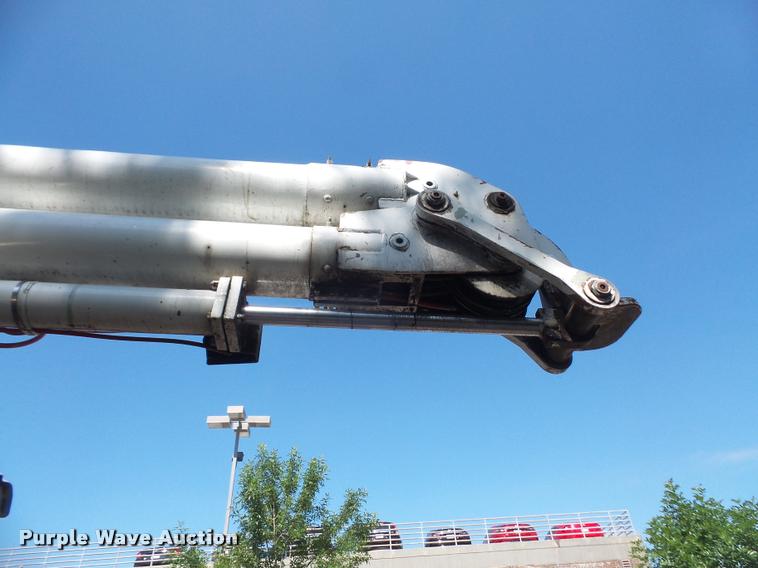 image for item DA6442 1999 International 4700 service truck