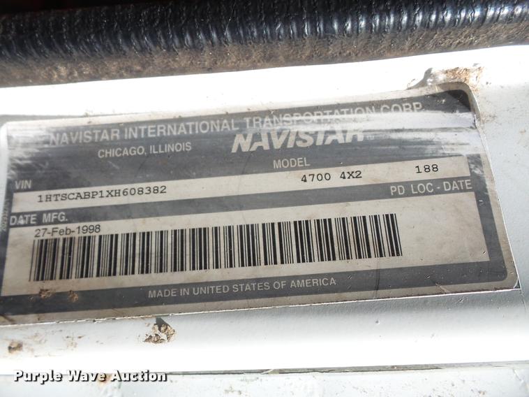 image for item DA6442 1999 International 4700 service truck