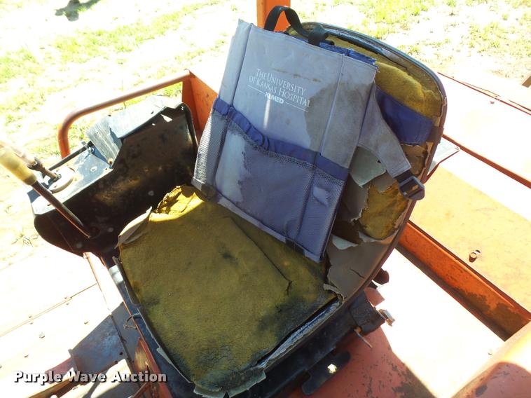 image for item DA6468 1992 Ditch Witch 8020 trencher