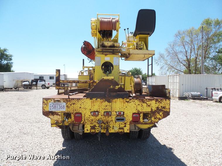 image for item DA6486 1994 GMC TopKick digger derrick truck
