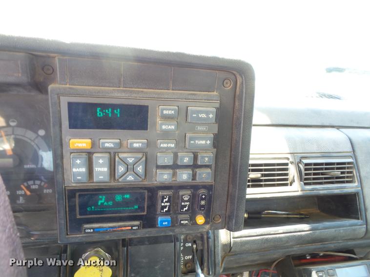 image for item DA6486 1994 GMC TopKick digger derrick truck